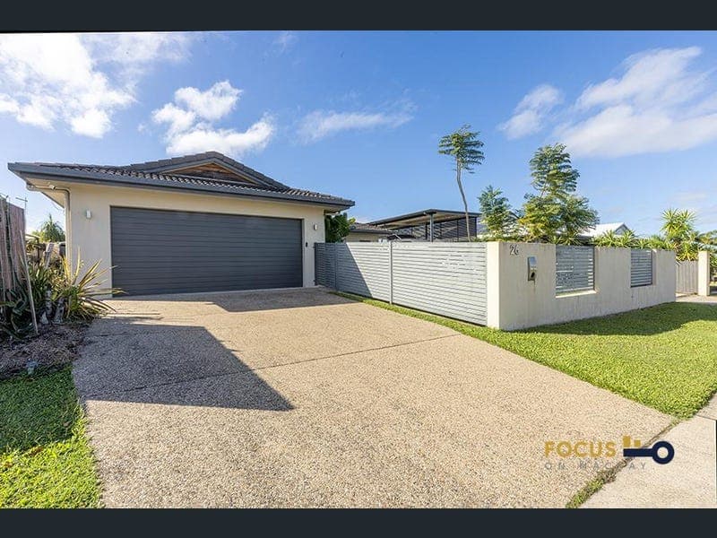 26 Gingham Street, Glenella — photo 1 of 5
