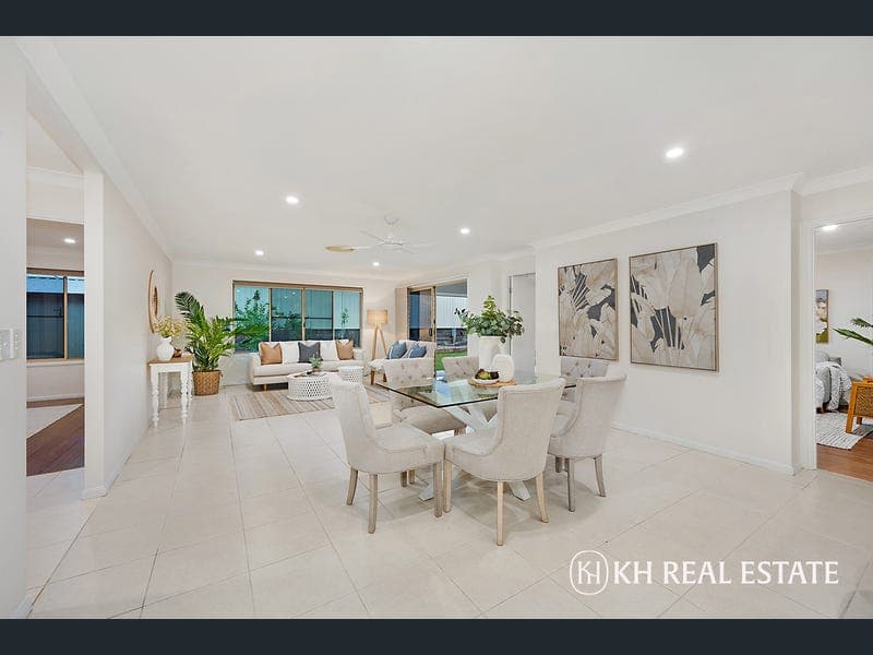 11 Morene Crescent, Warner — photo 1 of 5
