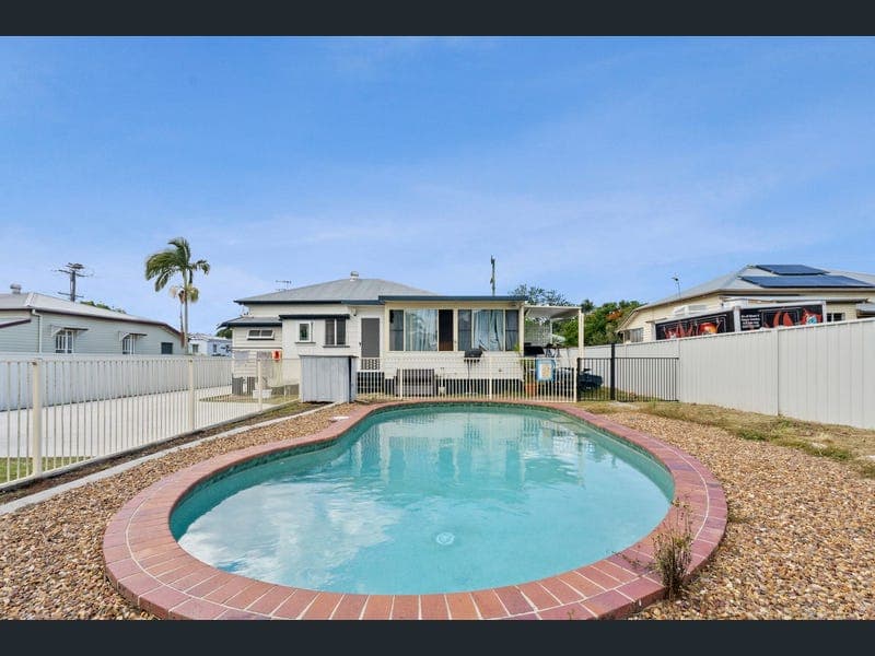 12 Richard Street, Maryborough — photo 1 of 5