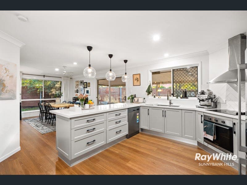 7 Sheoak Court, Sunnybank Hills — photo 1 of 5