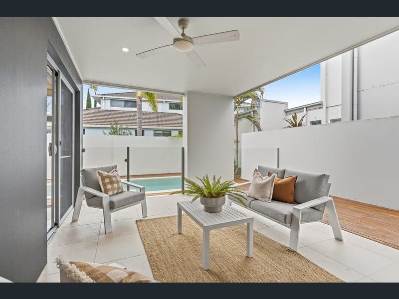 7696 Fairway Boulevard, Hope Island — photo 1 of 5