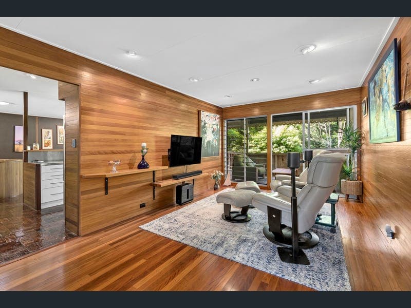 12 Colorado Avenue, Bardon — photo 1 of 5