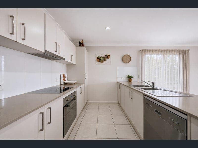 1/24 Neitz Street, Morayfield — photo 1 of 5