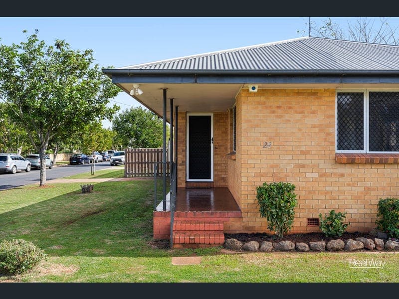 29 Erin Street, Wilsonton — photo 1 of 5