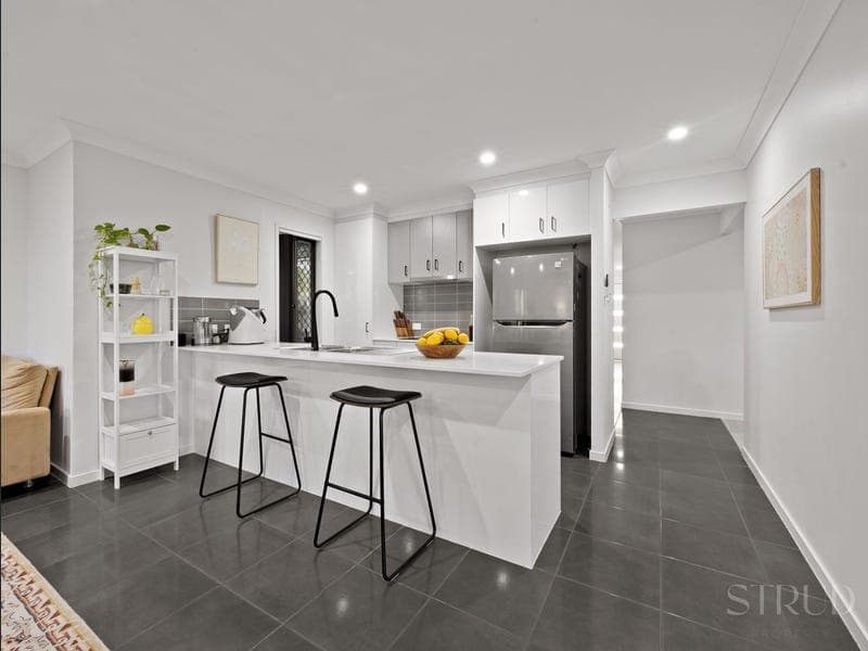 10 Miriam Street, Karalee — photo 1 of 5