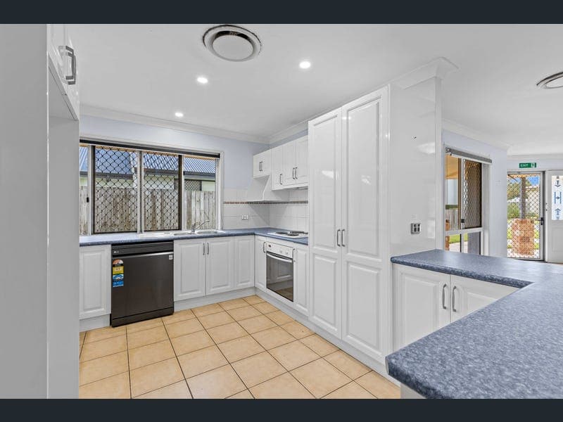 8 Guilmartins Way, Tinana — photo 1 of 5