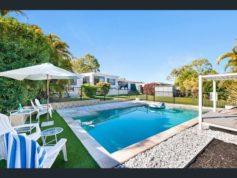 12 Kiowa Drive, Mudgeeraba — photo 1 of 5