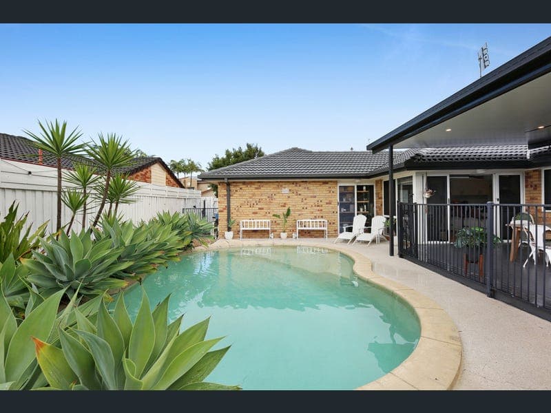 117 Honeyeater Drive, Burleigh Waters — photo 1 of 5