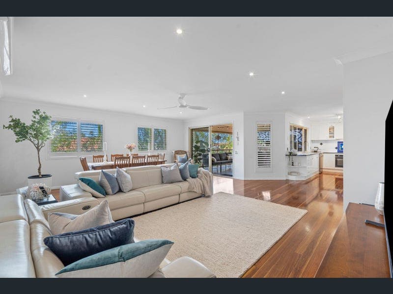 38 Torquay Road, Redland Bay — photo 1 of 5