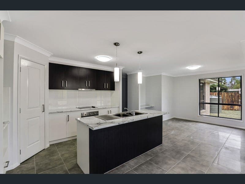 7 Templeton Court, Westbrook — photo 1 of 5