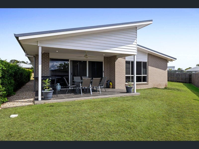 21 Trevatt Street, Westbrook — photo 1 of 5