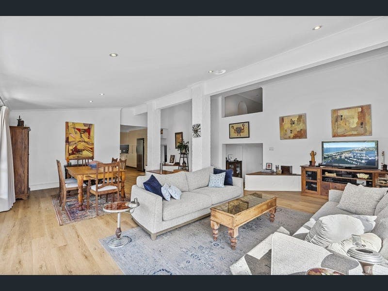 17 Fairsky Avenue, Mermaid Waters — photo 1 of 5