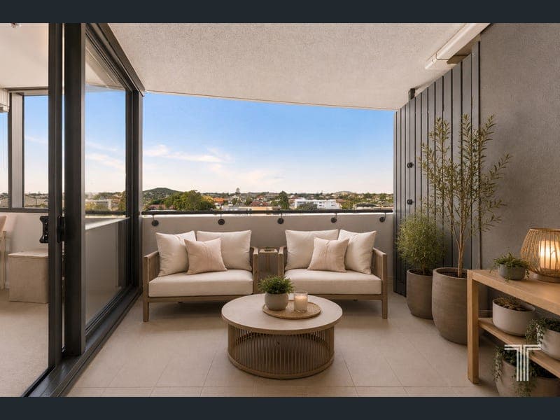 10808/300 Old Cleveland Road, Coorparoo — photo 1 of 5