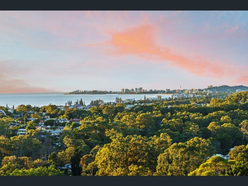 65 Crest Drive, Currumbin — photo 1 of 5