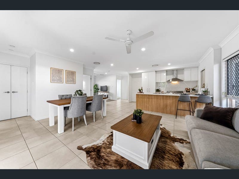 16 Viewpoint Street, Pallara — photo 1 of 5