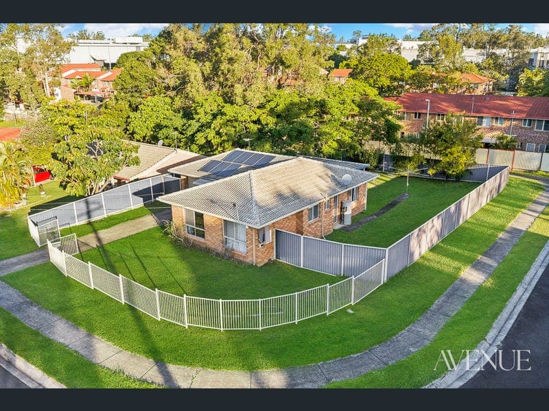 1 Cyril Court, Hillcrest — photo 1 of 5