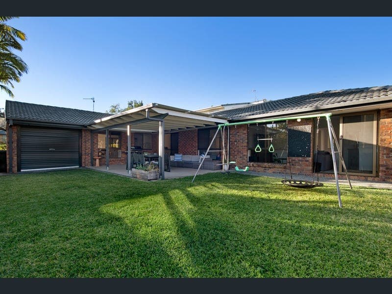 10 Glen Eagles Drive, Robina — photo 1 of 5