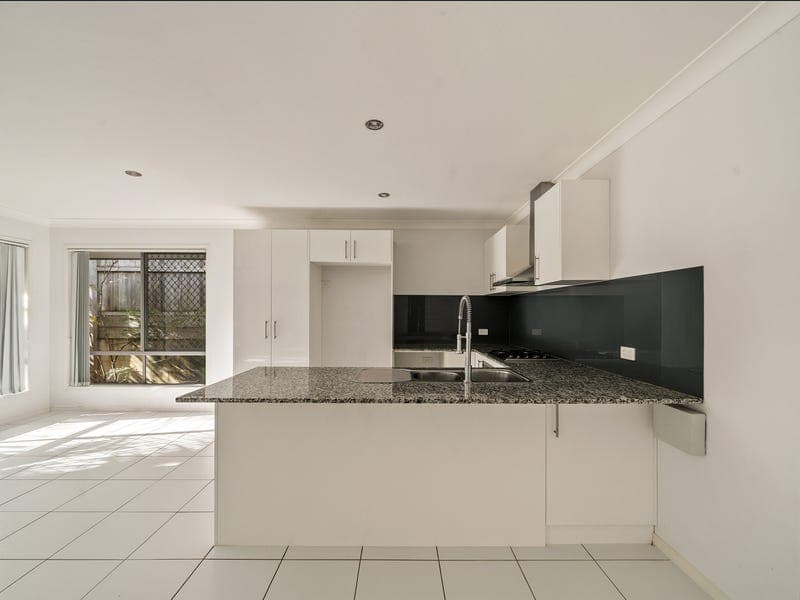 4 Cathy Way, Kallangur — photo 1 of 5