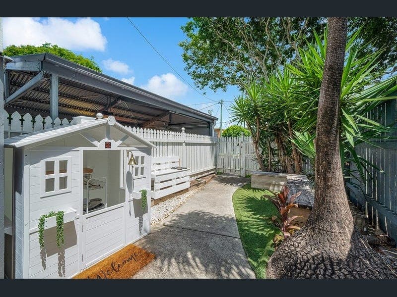 48 Wongara Street, Clayfield — photo 1 of 5