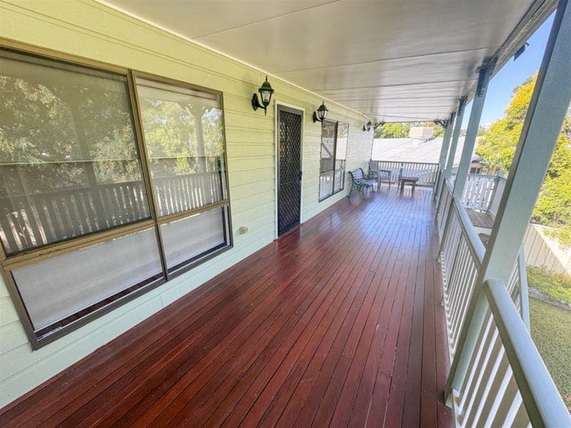 4 Peels Place, Dalby — photo 1 of 5