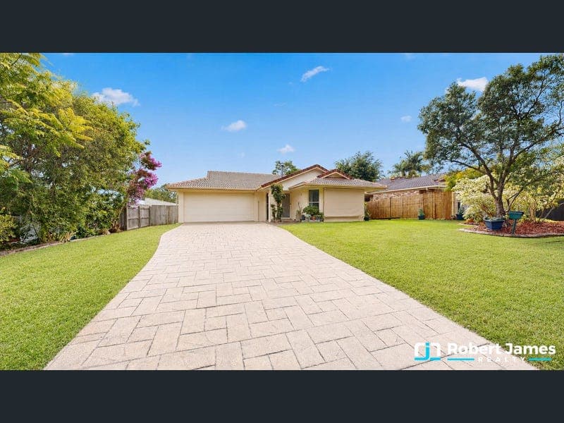 23 Golf Course Drive, Tewantin — photo 1 of 5