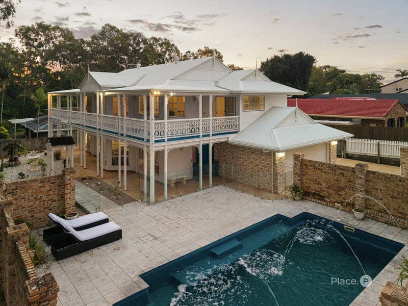 42 Kilmorey Street, Carindale — photo 1 of 5