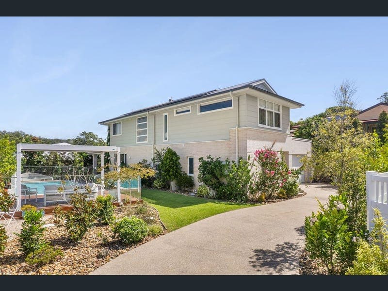 16 Camelot Court, Bli Bli — photo 1 of 5