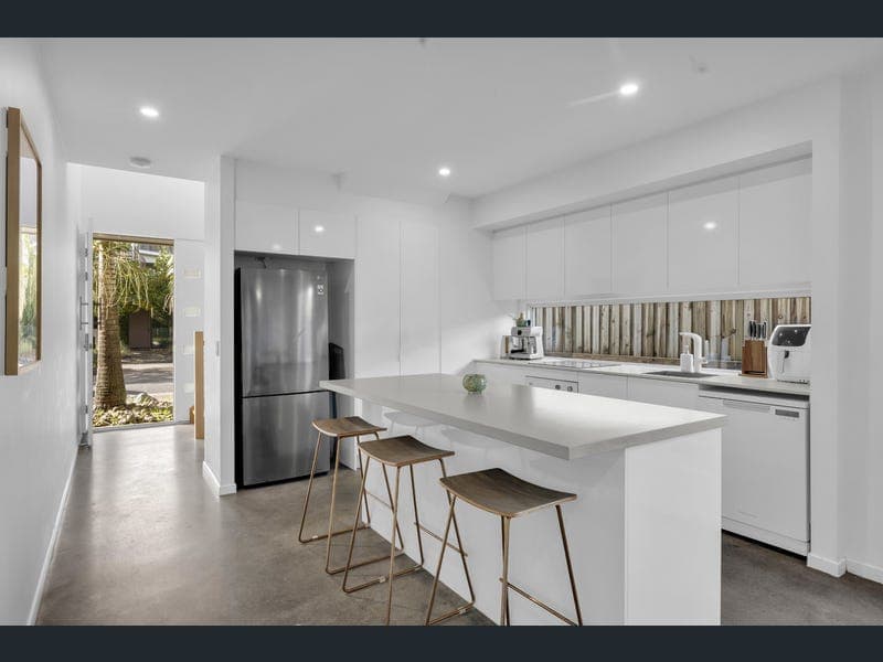 2 Yidney Street, Maroochydore — photo 1 of 5