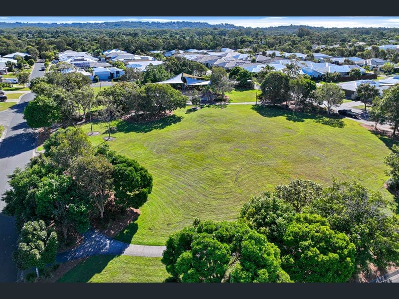 4 Hillsborough Circuit, Mountain Creek — photo 1 of 5