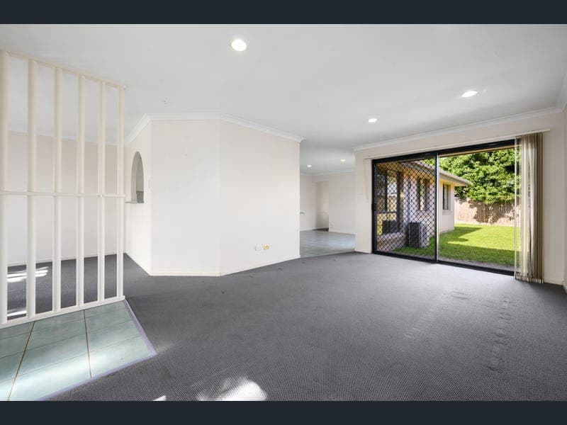 12 Renoir Drive, Coombabah — photo 1 of 5