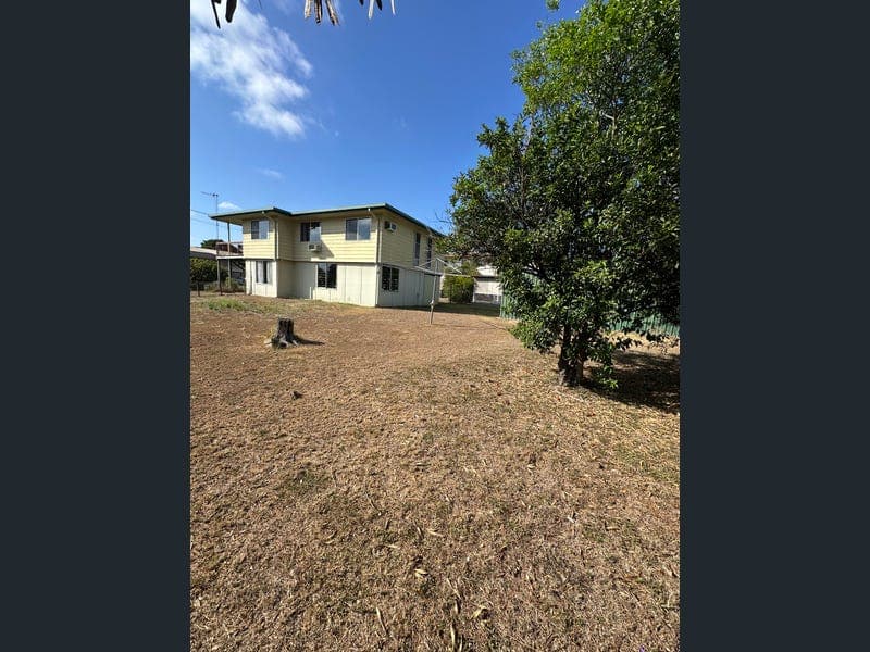 4 Yeates Street, Moranbah — photo 1 of 5