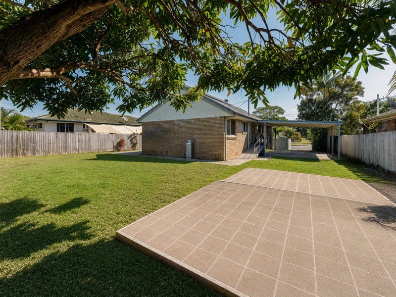 6 Wallace Street, Redcliffe — photo 1 of 5