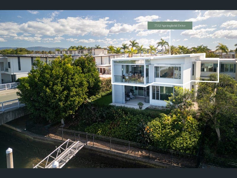 7532 Springfield Drive, Hope Island — photo 1 of 5