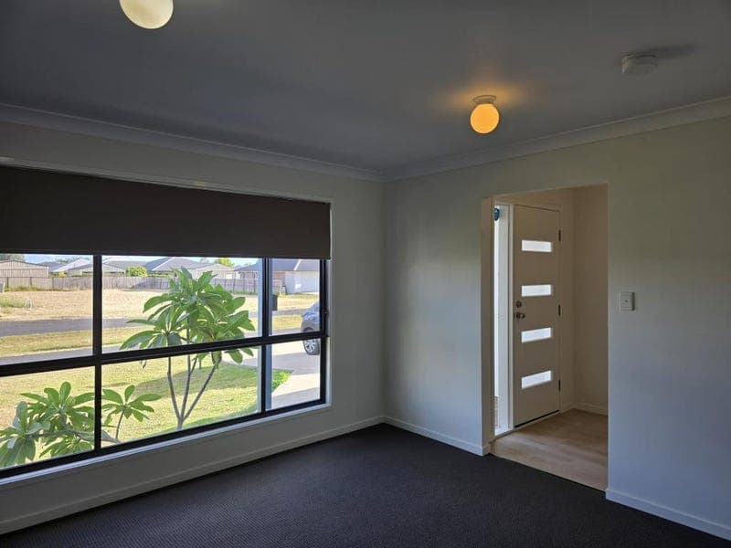 52 Gosden Dr, Dalby — photo 1 of 5