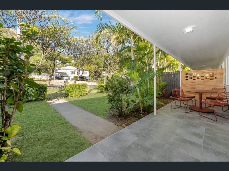 2/2 Burke Street, North Ward — photo 1 of 5