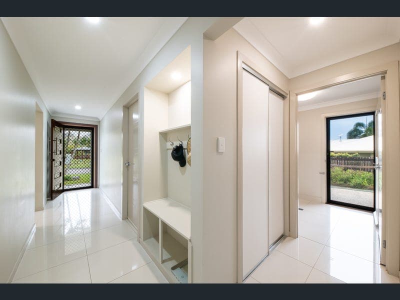 27 Endeavour Circuit, Cannonvale — photo 1 of 5