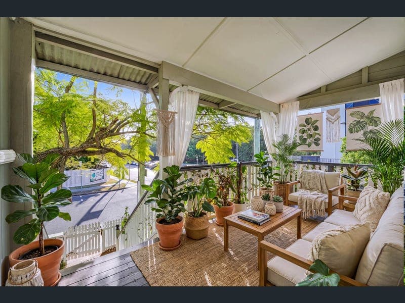 25 Edith Street, Stones Corner — photo 1 of 5