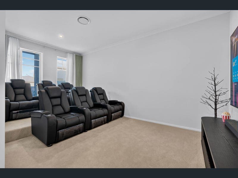 15 Ferrari Place, Belmont — photo 1 of 5