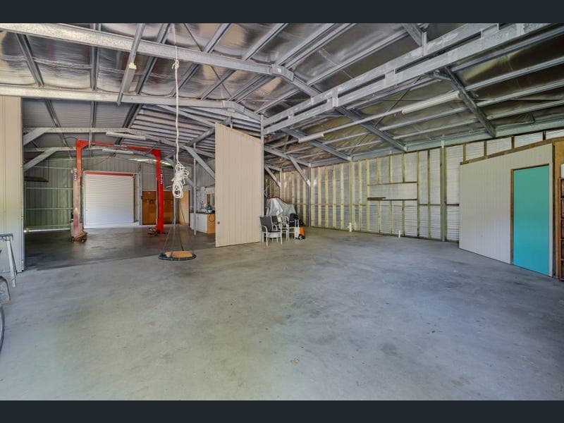 18 Holland Way, Mons — photo 1 of 5