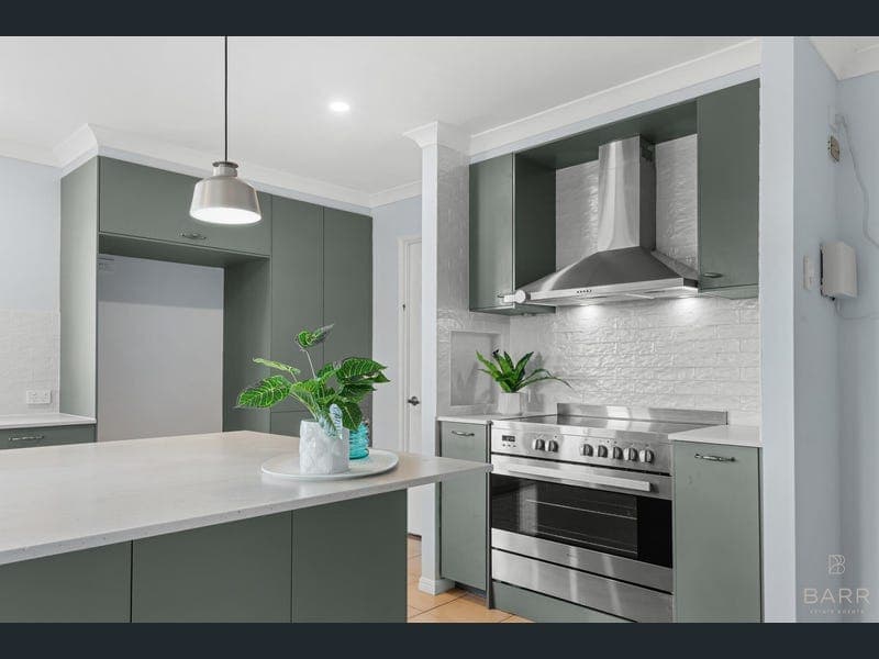 35 Regency Crescent, Moggill — photo 1 of 5