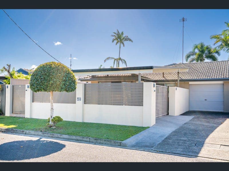 2/11 Logan Avenue, Miami — photo 1 of 5