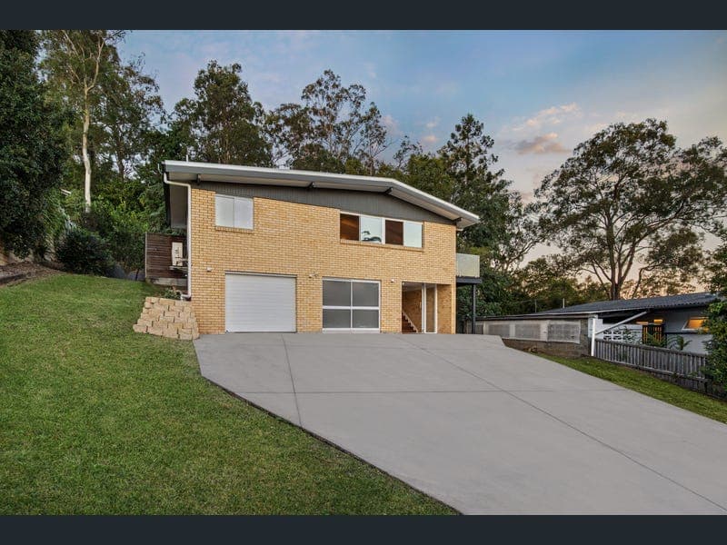 61 Illawarra Street, Everton Park — photo 1 of 5