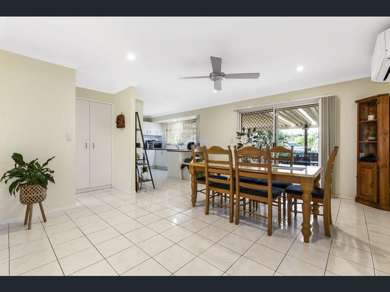 7 Stringybark Street, Regents Park — photo 1 of 5