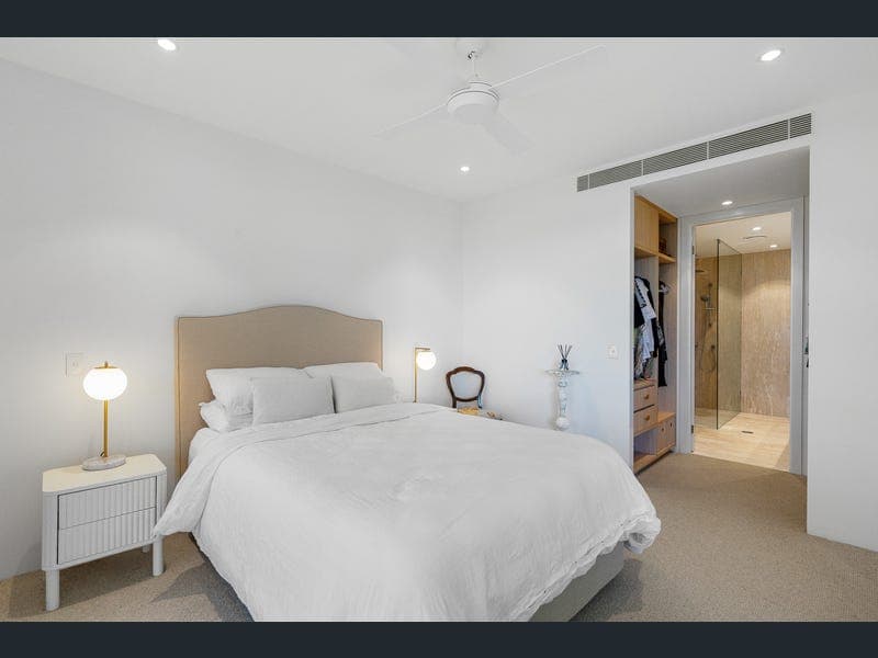 503E/1 Marina Drive, Benowa — photo 1 of 5