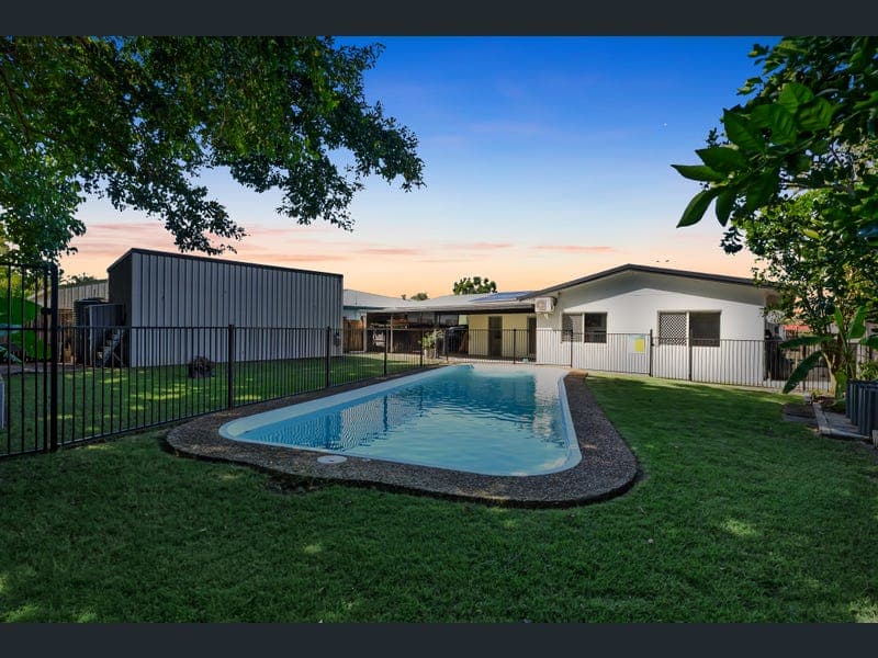 15 Sirius Street, Bentley Park — photo 1 of 5