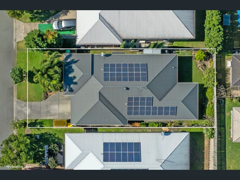 15 Hollyoak Crescent, Pimpama — photo 1 of 5