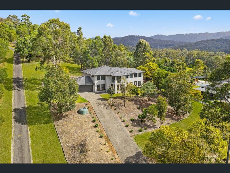 77 Whiptail Place, Advancetown — photo 1 of 5
