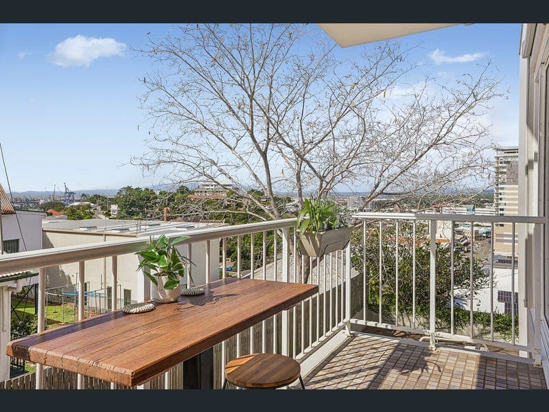 8/6 Hale Street, Townsville City — photo 1 of 5