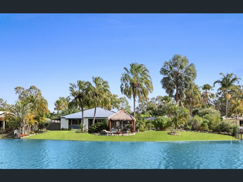 18 Eagle Beach Parade, Dundowran Beach — photo 1 of 5