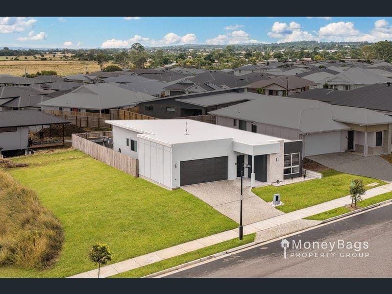 17 Frankel Road, Beaudesert — photo 1 of 5